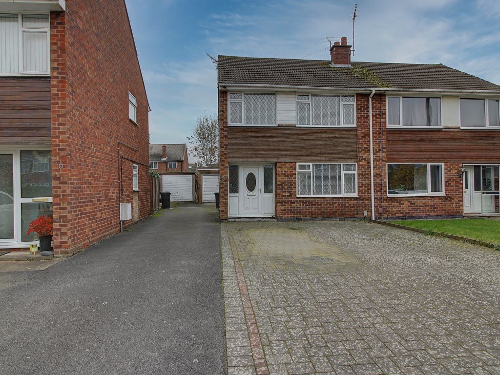 3 bed semidetached house for sale in Gibson Crescent, Bedworth CV12, £