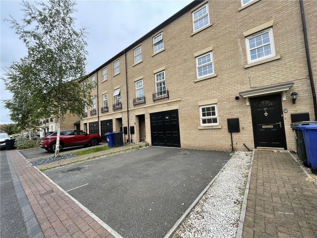 2 bed terraced house to rent in Comelybank Drive, Mexborough, South