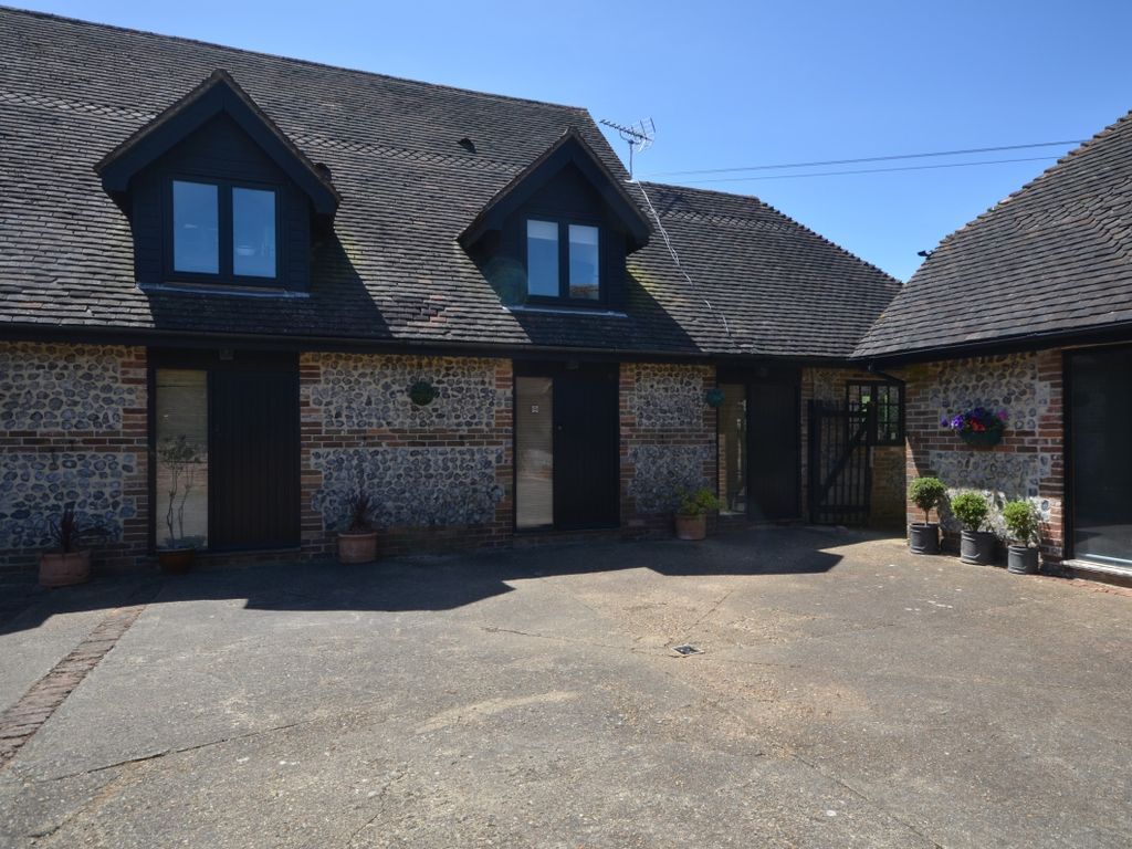 2 bed cottage to rent in Waltham Road, Waltham, Canterbury CT4, £1,000