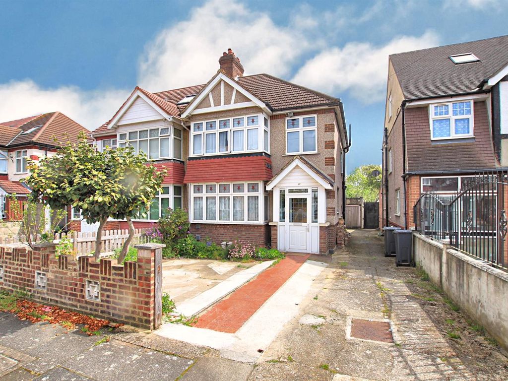 3 bed semidetached house for sale in Greencroft Road, Heston TW5 Zoopla