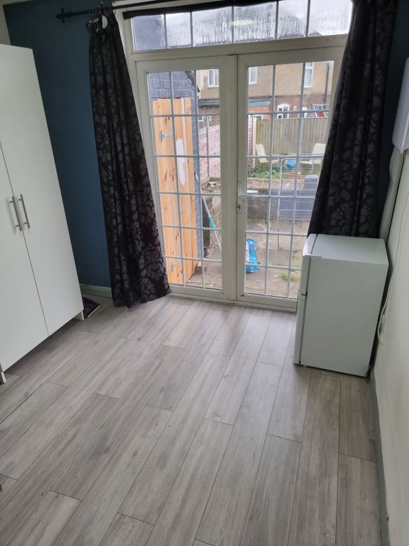 1 bed flat to rent in Dunstable Close Luton, Bedfordshire LU4 Zoopla