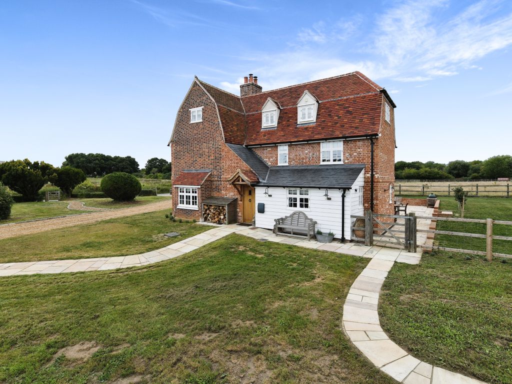 New home, 5 bed cottage for sale in Green Lane, BurnhamOnCrouch CM0