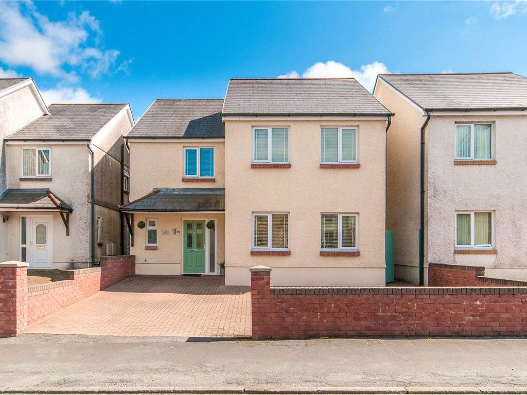 3 bed detached house for sale in Brecon Road, Ystradgynlais, Swansea