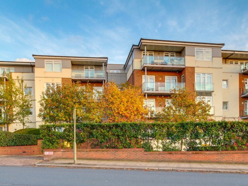 2 bed flat for sale in Portland Court, 101 Hendon Lane, Finchley N3