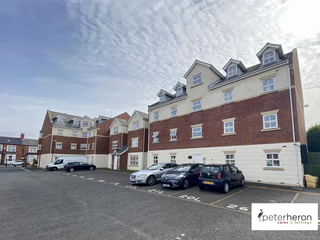 1 bed flat for sale in Victoria Court, Royal Courts, Sunderland SR2, £67,950 Zoopla