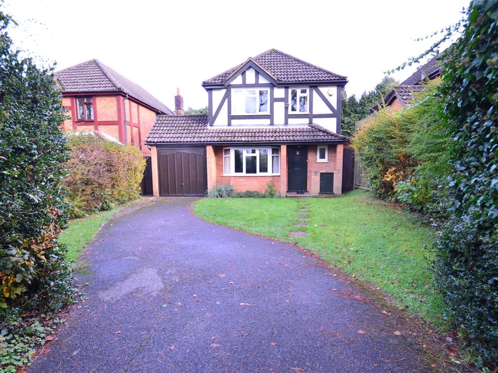 4 bed detached house to rent in Rickman Hill, Chipstead, Coulsdon CR5
