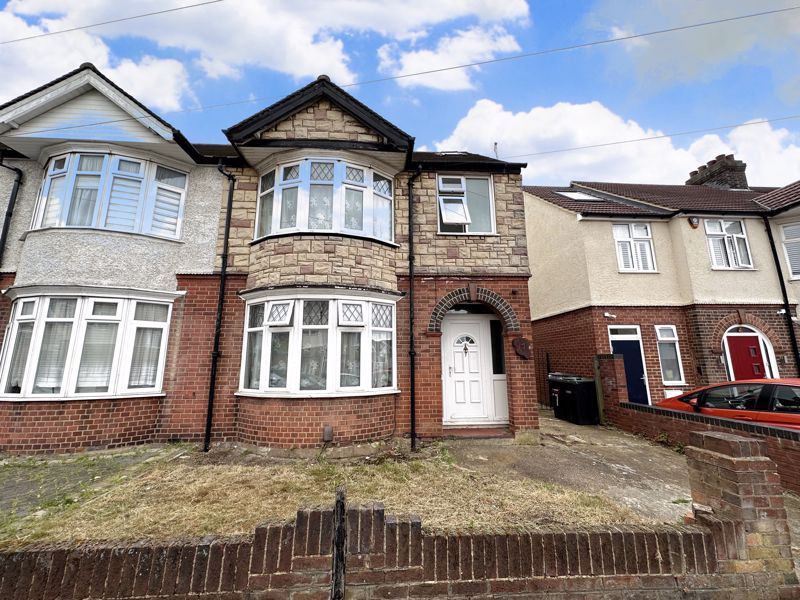 4 bed semidetached house for sale in Rutland Crescent, Luton LU2 Zoopla