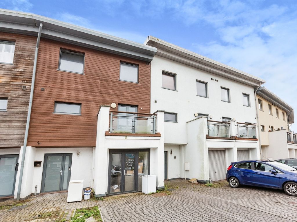 4 bed town house for sale in St. Stephens Court, Maritime Quarter