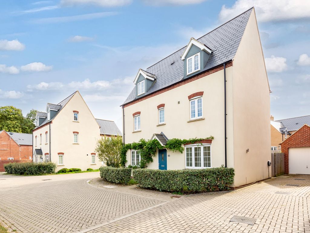 5 bed detached house for sale in Redcar Road, Bicester OX26, £625,000 Zoopla