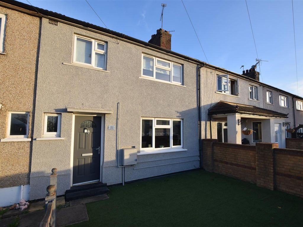 3 bed terraced house for sale in Hume Avenue, Tilbury RM18 Zoopla