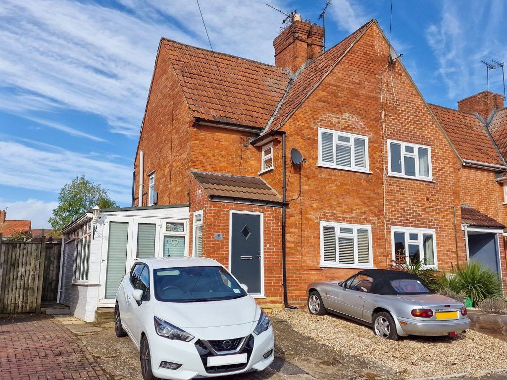 2 bed end terrace house for sale in Westfield Avenue, Yeovil, Somerset