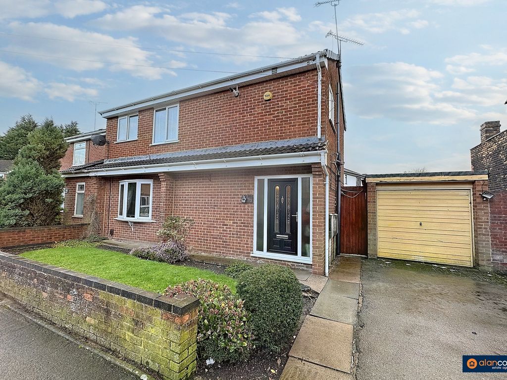 3 bed semidetached house for sale in Gadsby Street, Attleborough