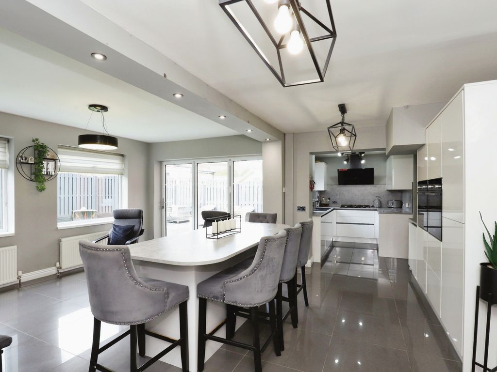 4 bed semidetached house for sale in Flockton Crescent, Sheffield