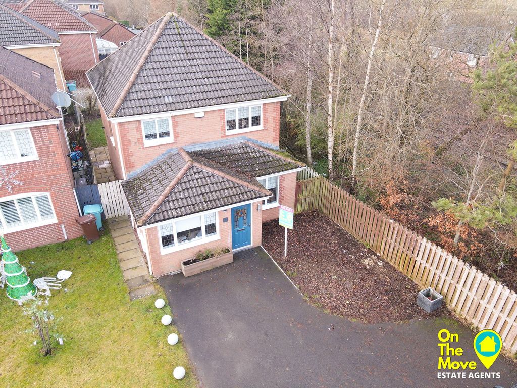 4 bed detached house for sale in Scalloway Road, Gartcosh G69, £250,000