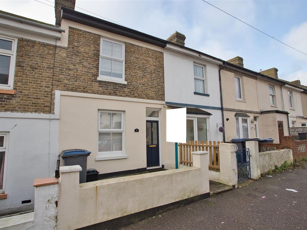 3 bed property to rent in Mayfield Avenue, Dover CT16 Zoopla