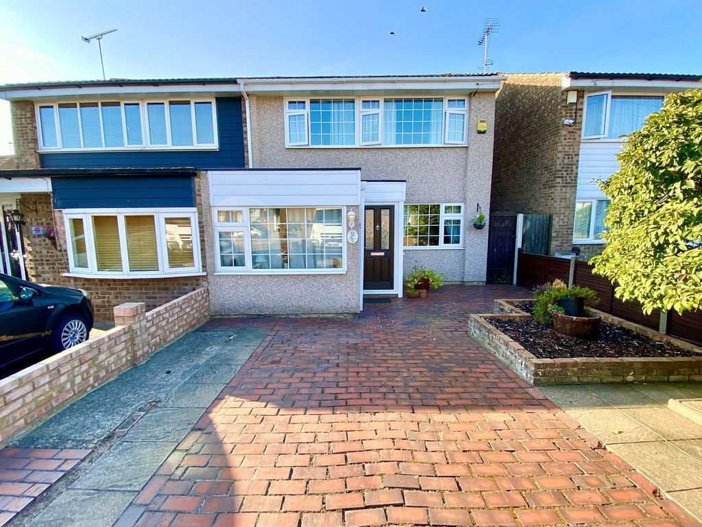 4 bed semidetached house for sale in Solway, East Tilbury, Tilbury