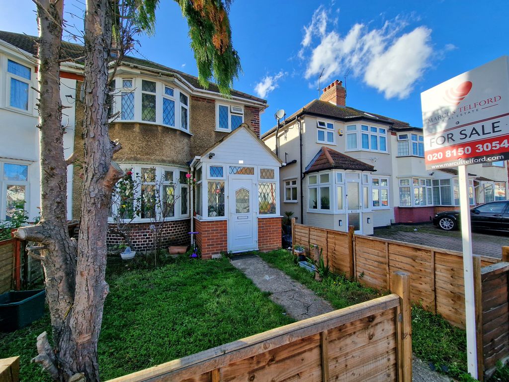 Cardington Square, Hounslow TW4  