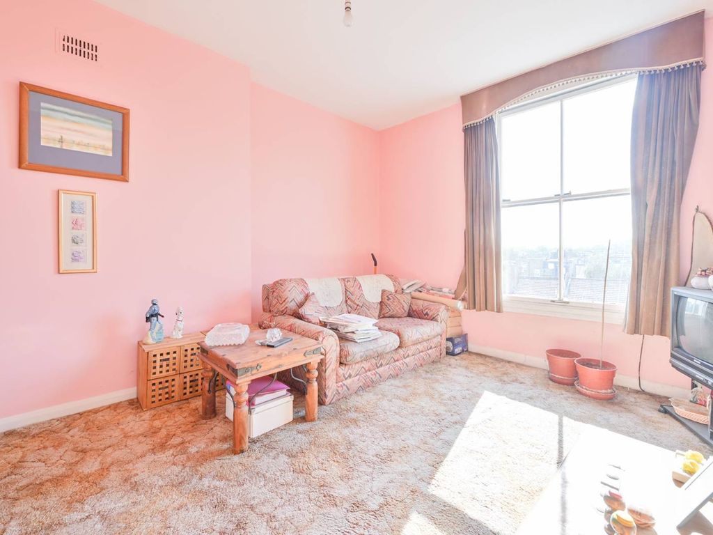 1 bed flat for sale in Sinclair Road, Brook Green, London W14, £325,000