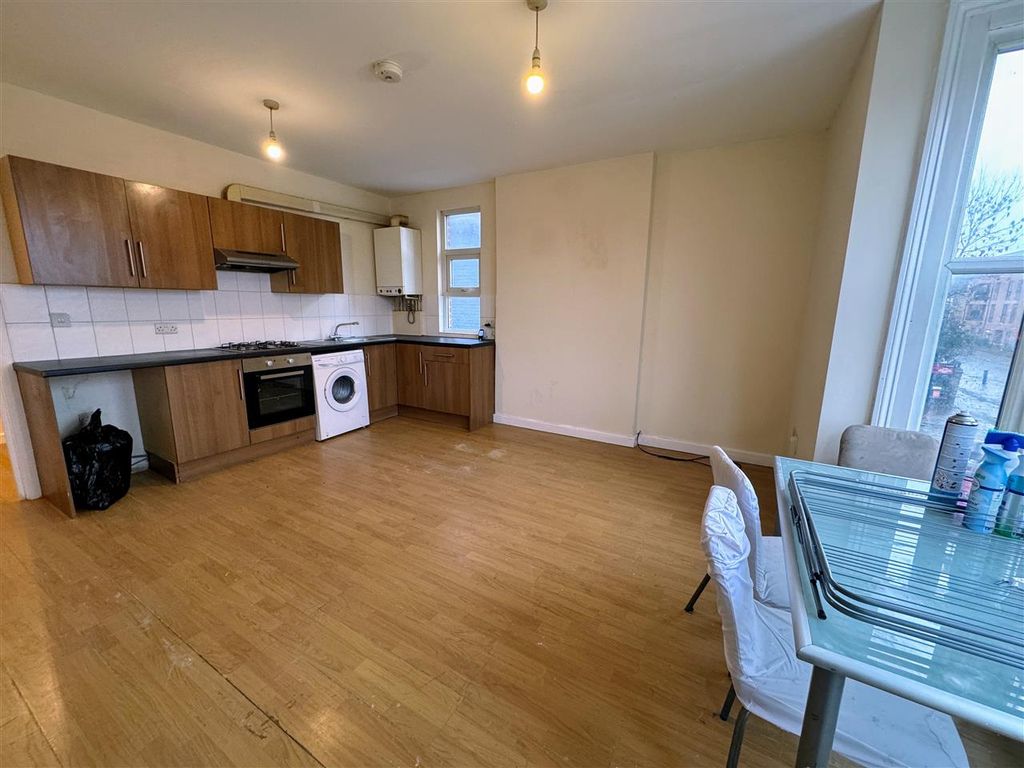 1 bed flat to rent in Hindes Road, HarrowOnTheHill, Harrow HA1, £