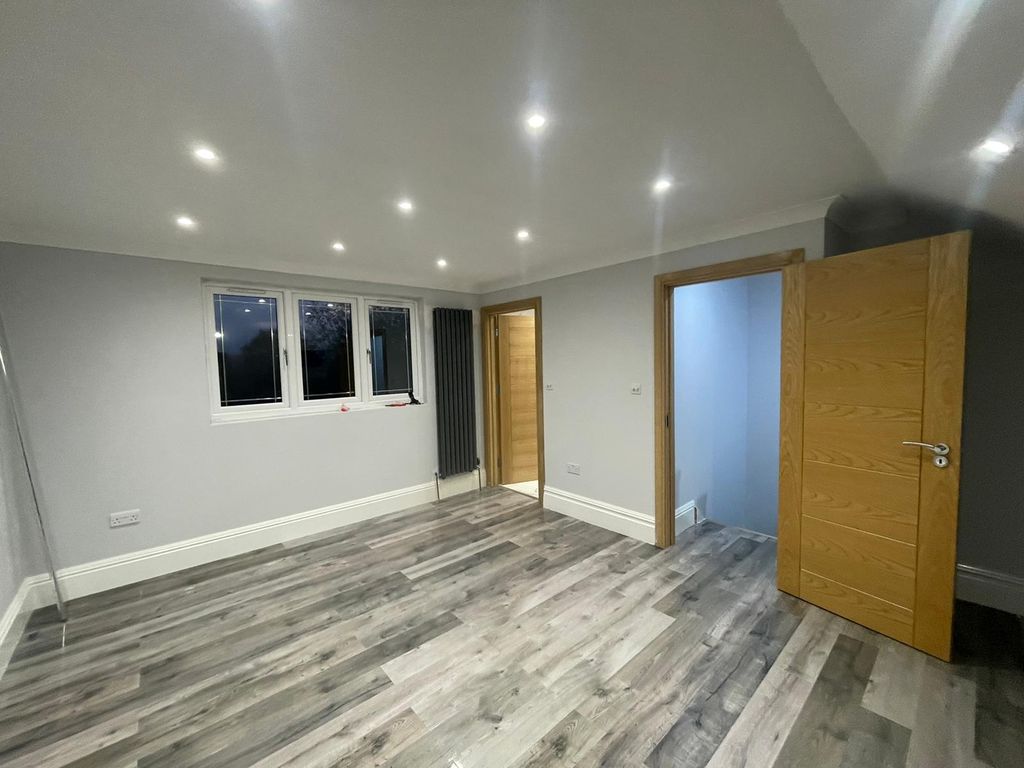 4 bed terraced house to rent in Sydney Road, Barkingside IG6 Zoopla