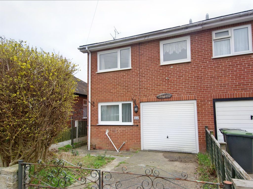 3 bed semidetached house for sale in William Road, Stapleford