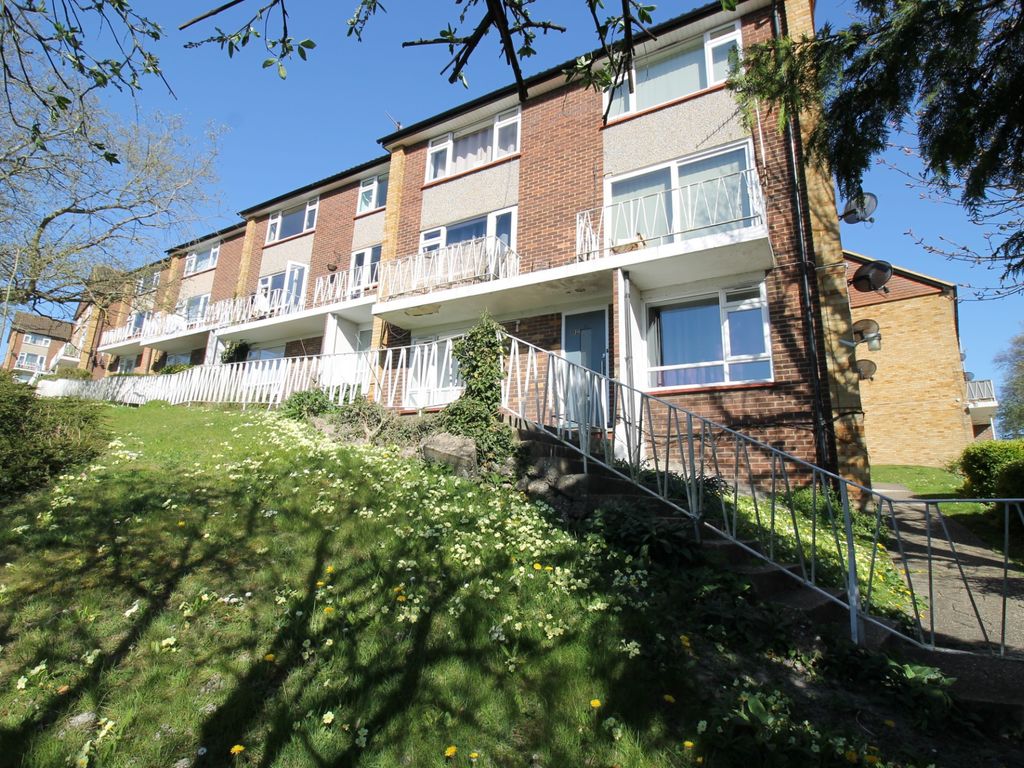 2 bed flat for sale in Desborough House, Amersham Hill, High