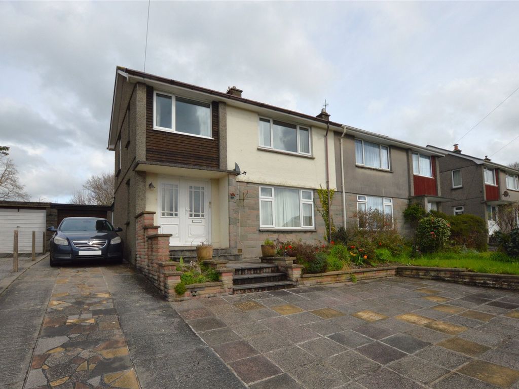3 bed semidetached house for sale in Pinewood Close, Plympton