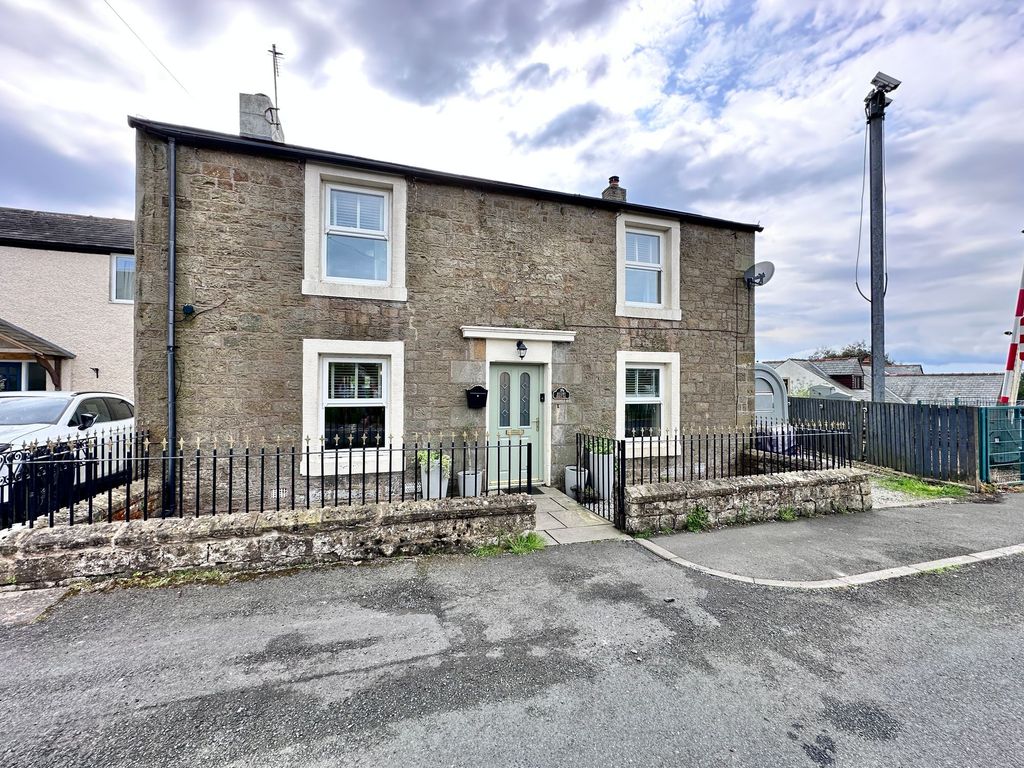 5 bed semidetached house for sale in Low Row, Brampton CA8, £340,000