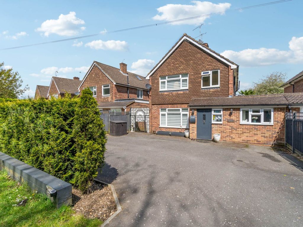 4 bed detached house for sale in Bushey Mill Lane, Bushey WD23, £