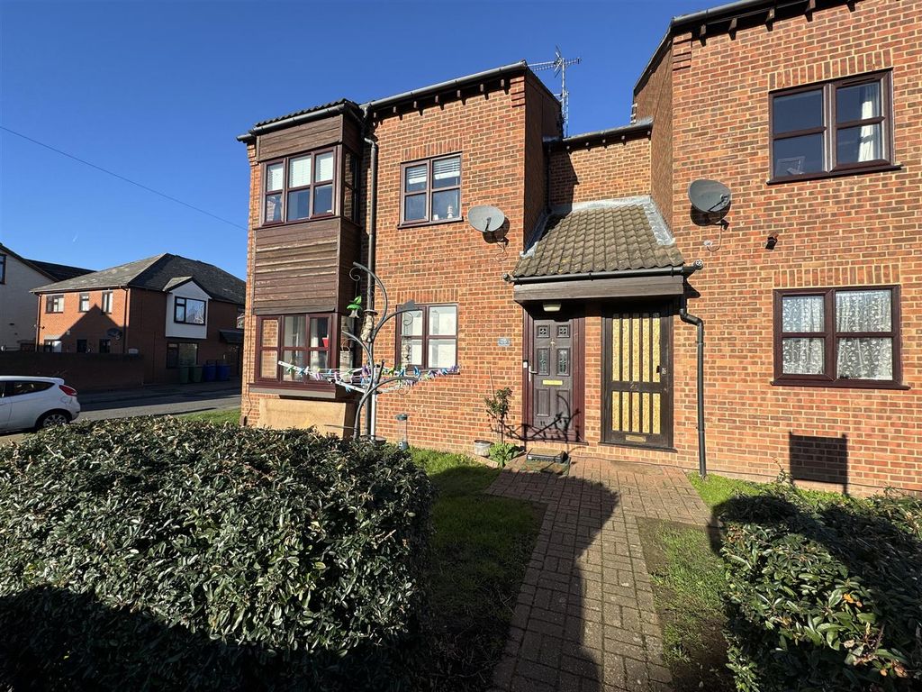 1 bed for sale in Runnymede Court, Runnymede Road, Stanford