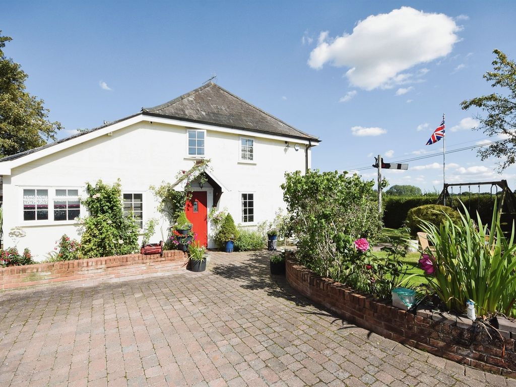 5 bed property for sale in Mill Lane, Great Leighs, Chelmsford CM3, £