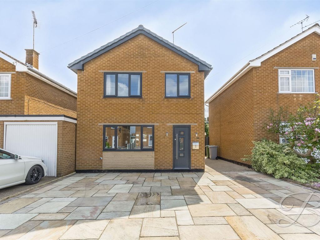 3 bed detached house for sale in The Brambles, Walesby, Newark NG22, £