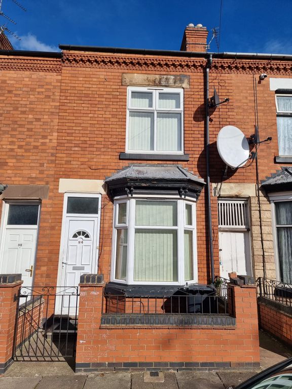 3 bed terraced house to rent in St. Michaels Avenue, Leicester LE4, £