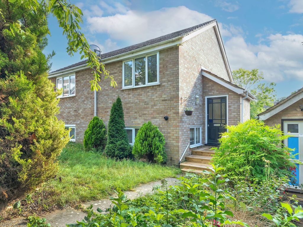 2 bed semidetached house for sale in Shaftesbury Way, Royston SG8, £