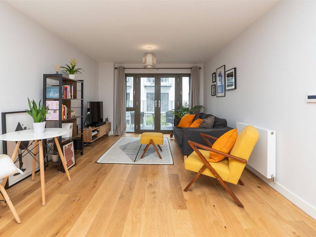 2 bed flat for sale in The Gateway, Bristol BS1, £425,000 Zoopla