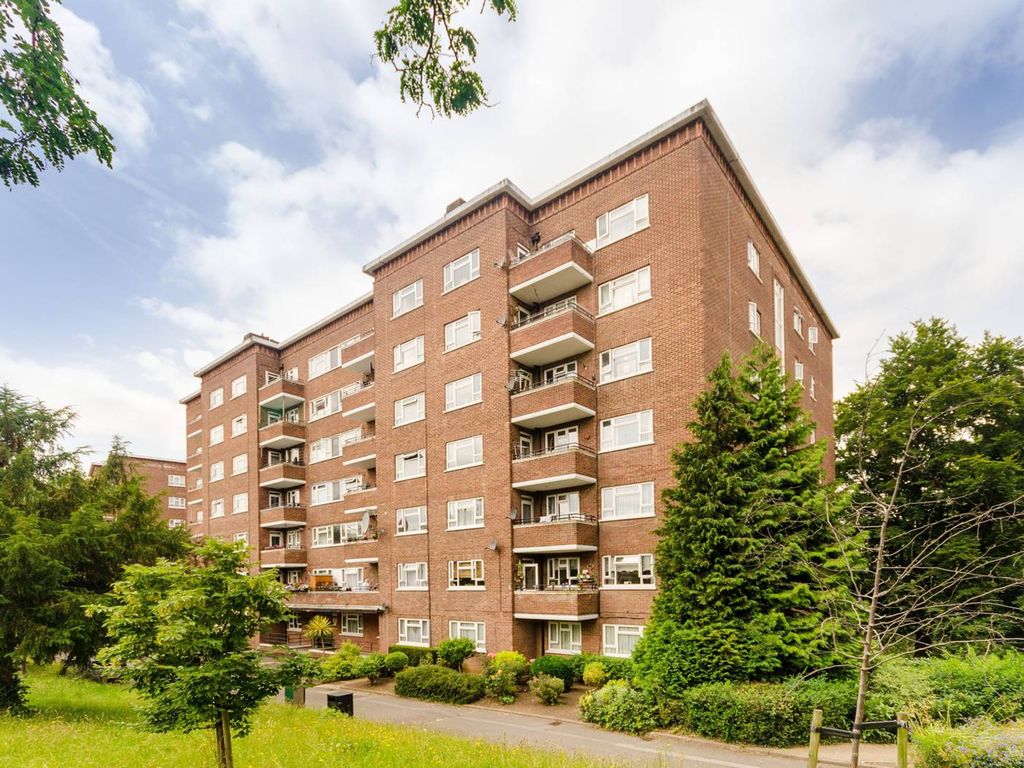 3 bed flat to rent in Kingston Hill, Kingston Hill, Kingston Upon