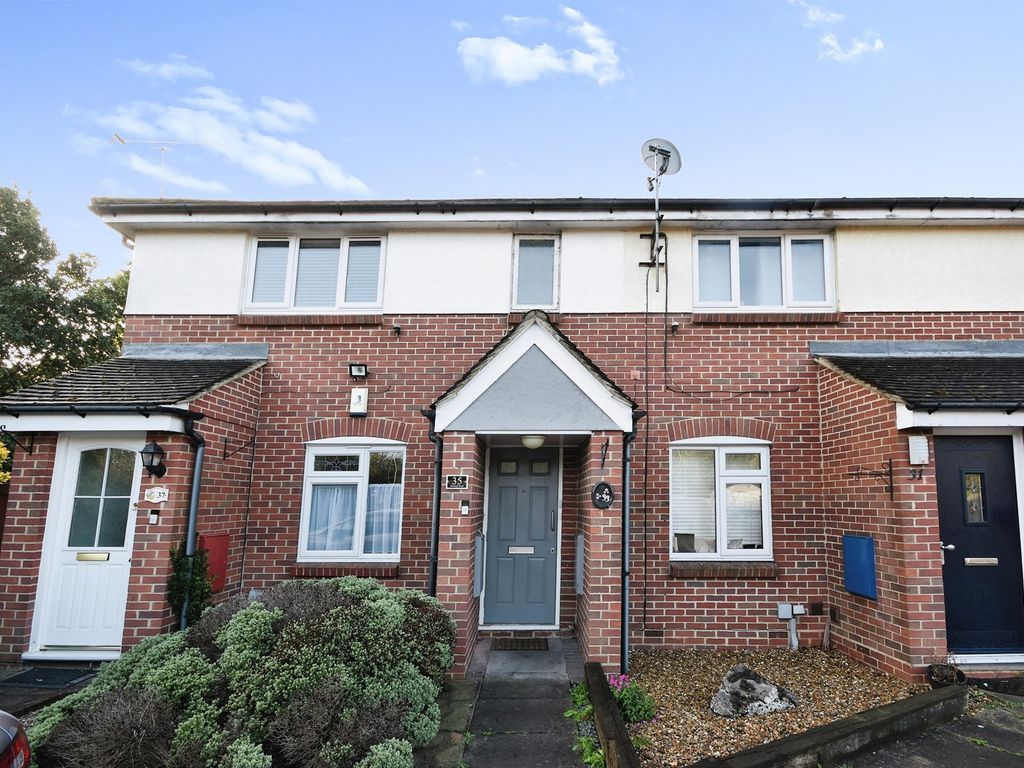1 bed flat for sale in Maitland Road, Wickford SS12, £200,000 Zoopla