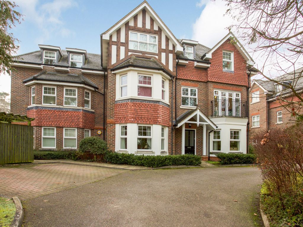 2 bed flat to rent in Milford House, Pembroke Road, Woking GU22 Zoopla