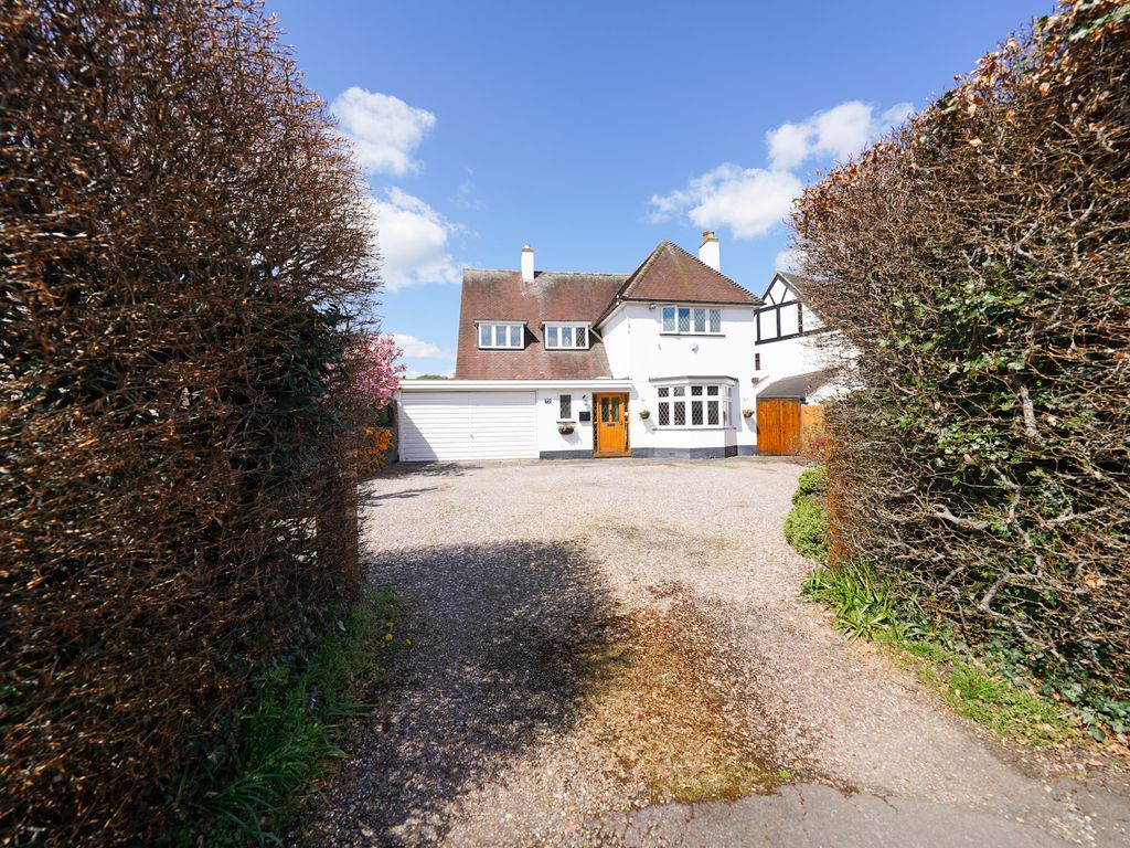 4 bed detached house for sale in Fairefield Crescent, Glenfield