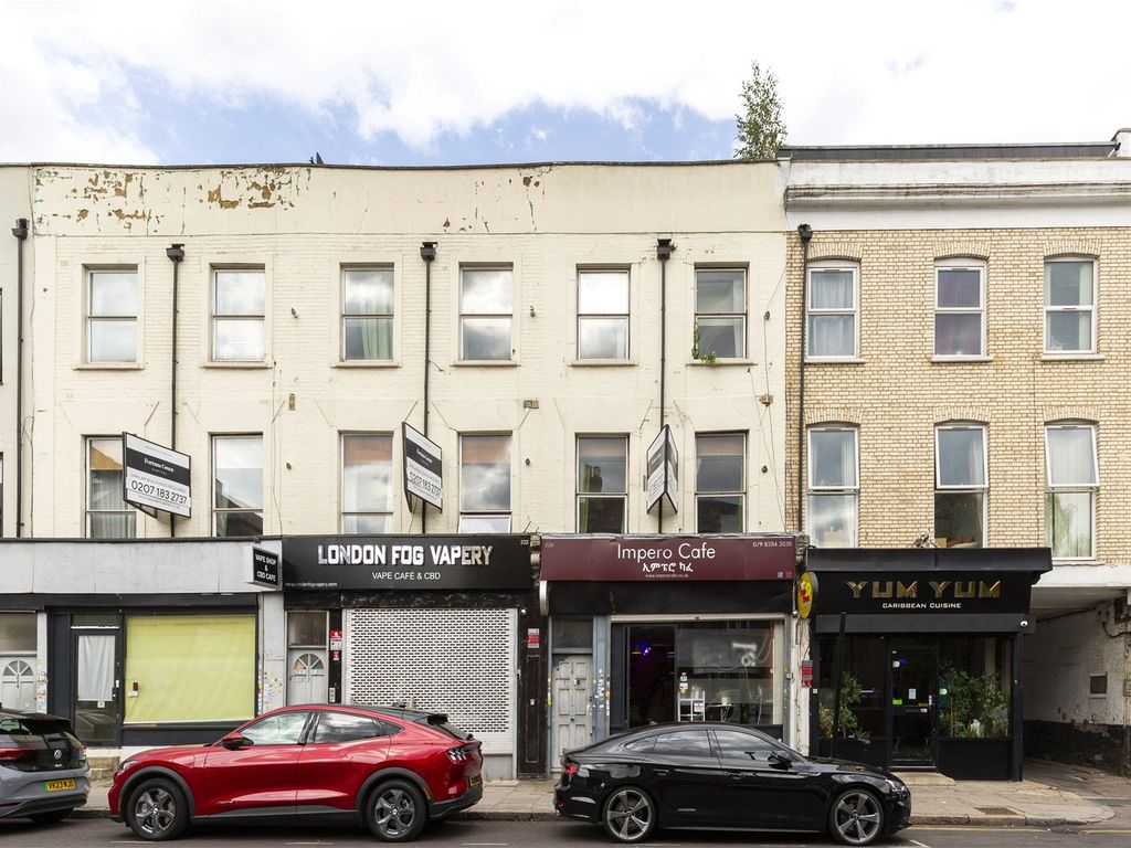 3 bed for sale in Hornsey Road, London N7, £335,000 Zoopla