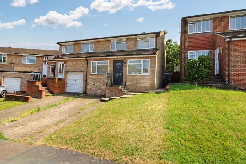 4 bed semidetached house for sale in Campion Road, Widmer End, High