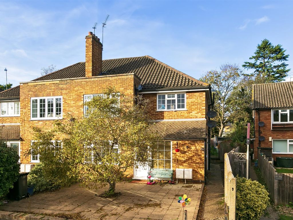 3 bed for sale in The Grove, Teddington TW11, £795,000 Zoopla