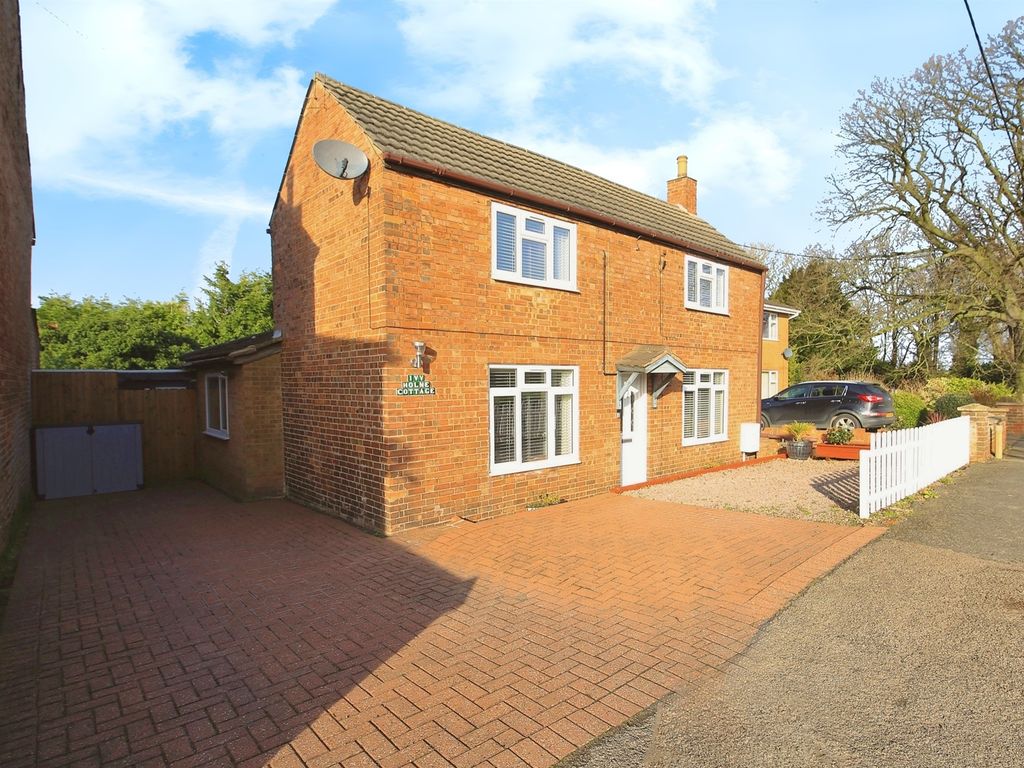 2 bed detached house for sale in High Road, Guyhirn, Wisbech PE13, £
