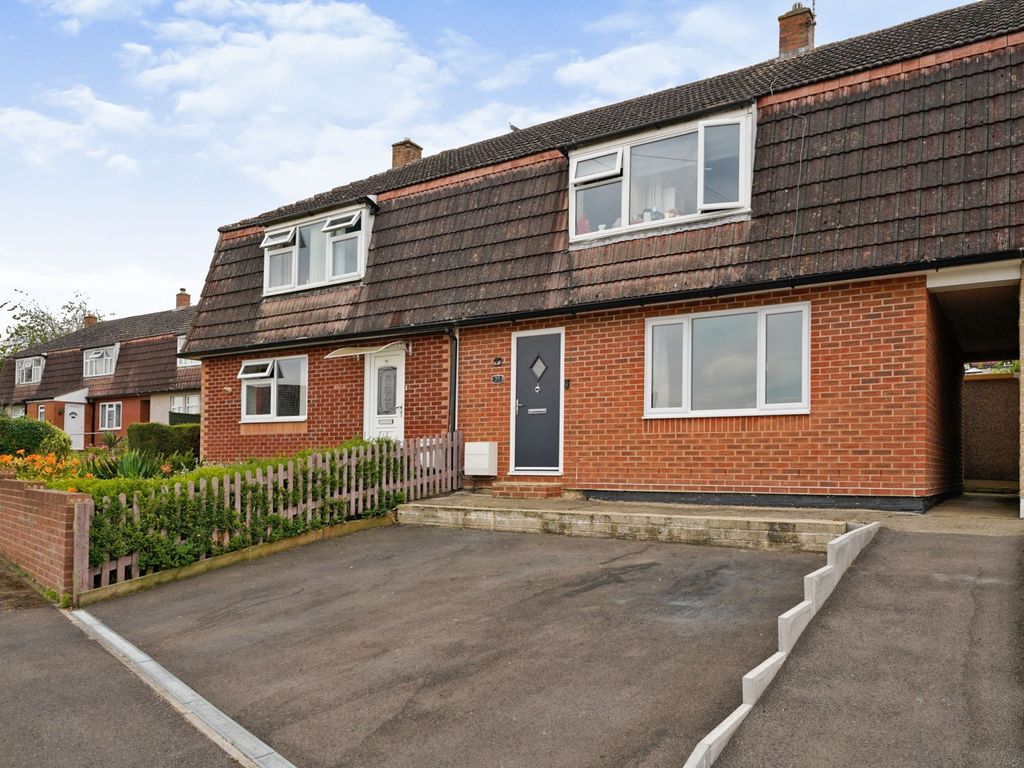 3 bed terraced house for sale in Queens Avenue, Highworth, Swindon SN6 Zoopla