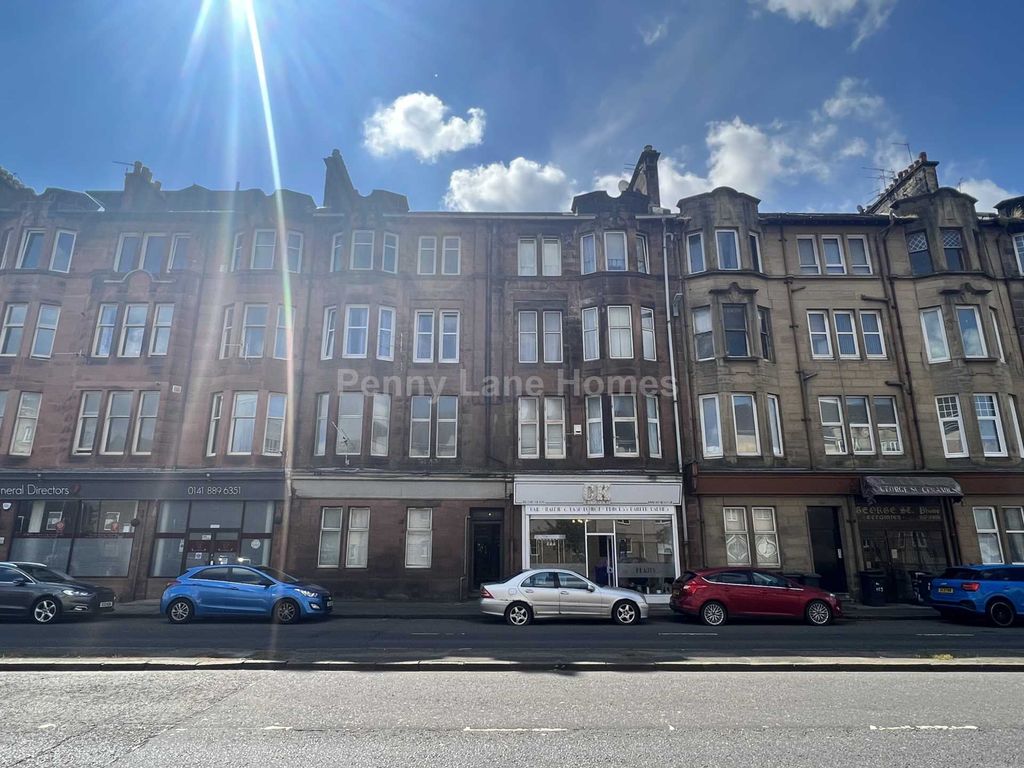 2 bed flat to rent in Street, Paisley PA1, £700 pcm Zoopla