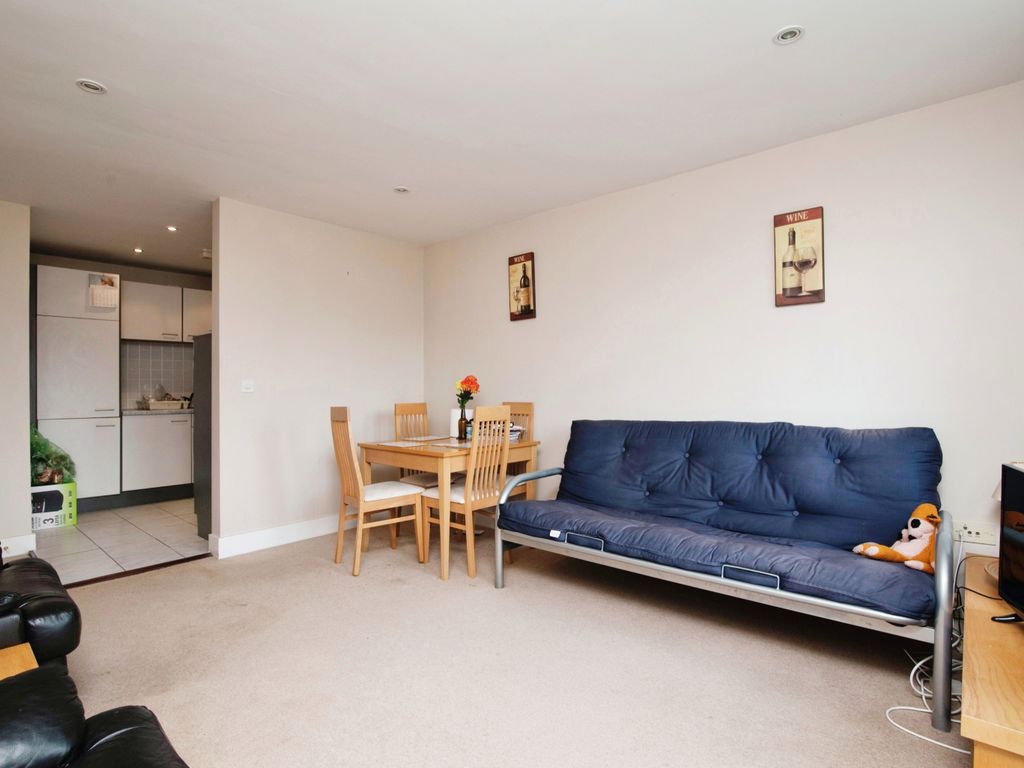 1 bed flat for sale in Hartland House, Ferry Court, Cardiff CF11, £