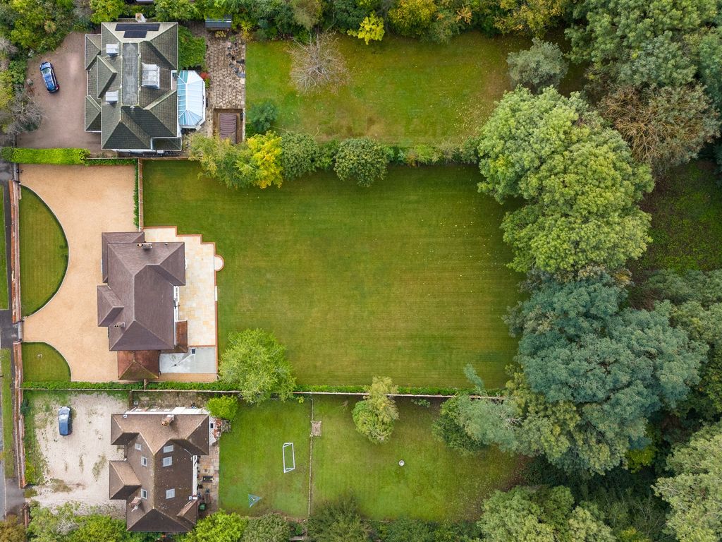 5 bed country house for sale in Wilbury Avenue, Sutton SM2, £2,250,000