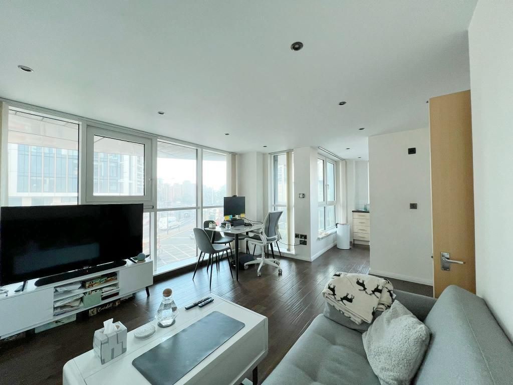 1 bed flat to rent in 3 St Wharf, London SW8, £2,448 pcm Zoopla