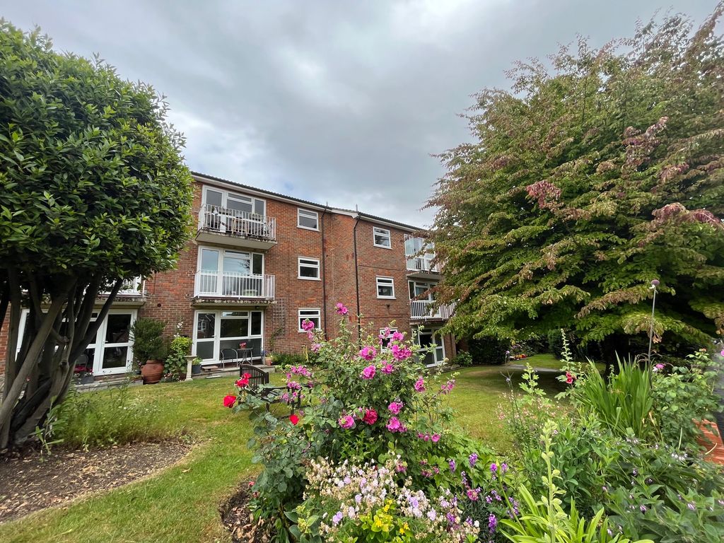 2 bed flat for sale in Avenue Road, St.Albans AL1 Zoopla