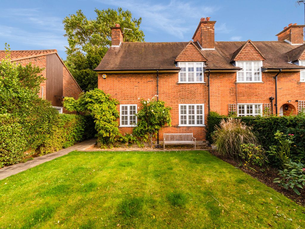 3 bed semidetached house for sale in Willifield Way, London NW11, £